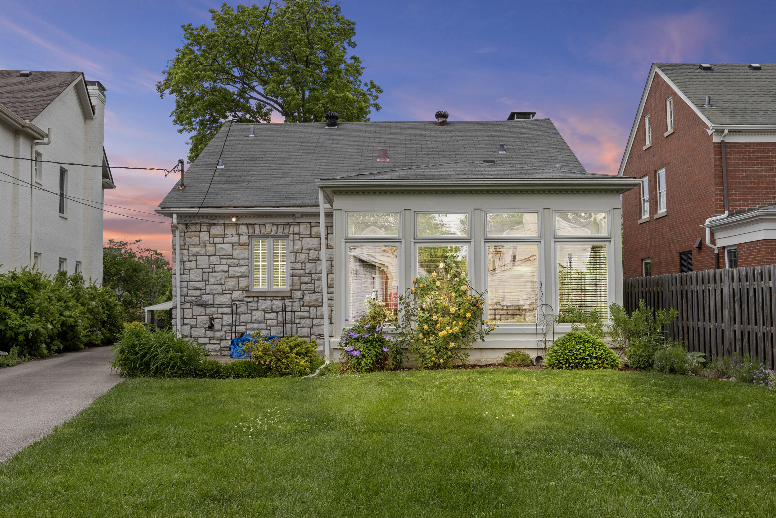 320 Hart Road Lexington, KY 40502 - Photo 50 of 67 twilight back of house