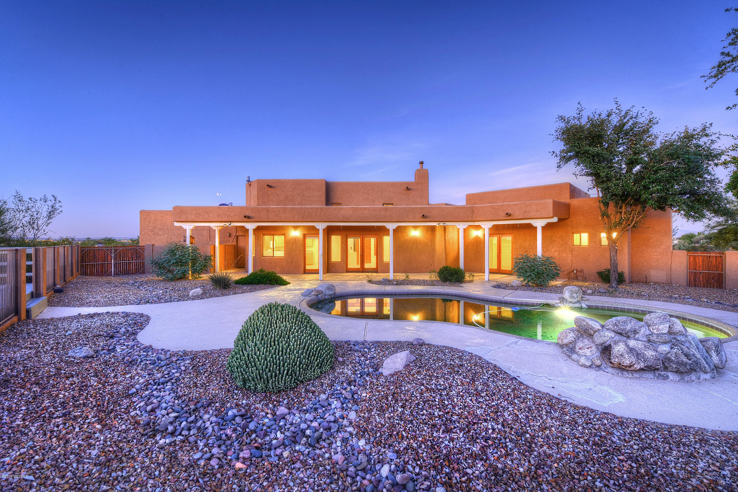 3553 North Grannen Road Tucson, AZ 85745 - Photo 2 of 40