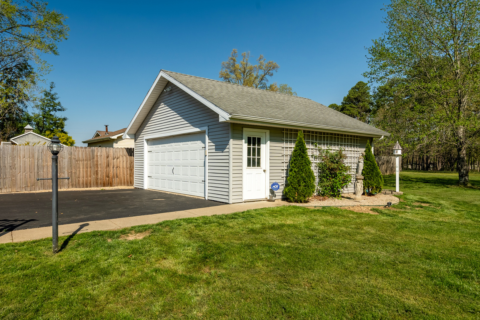 370 Woodlake Road Eldorado, IL 62930 - Photo 11 of 35