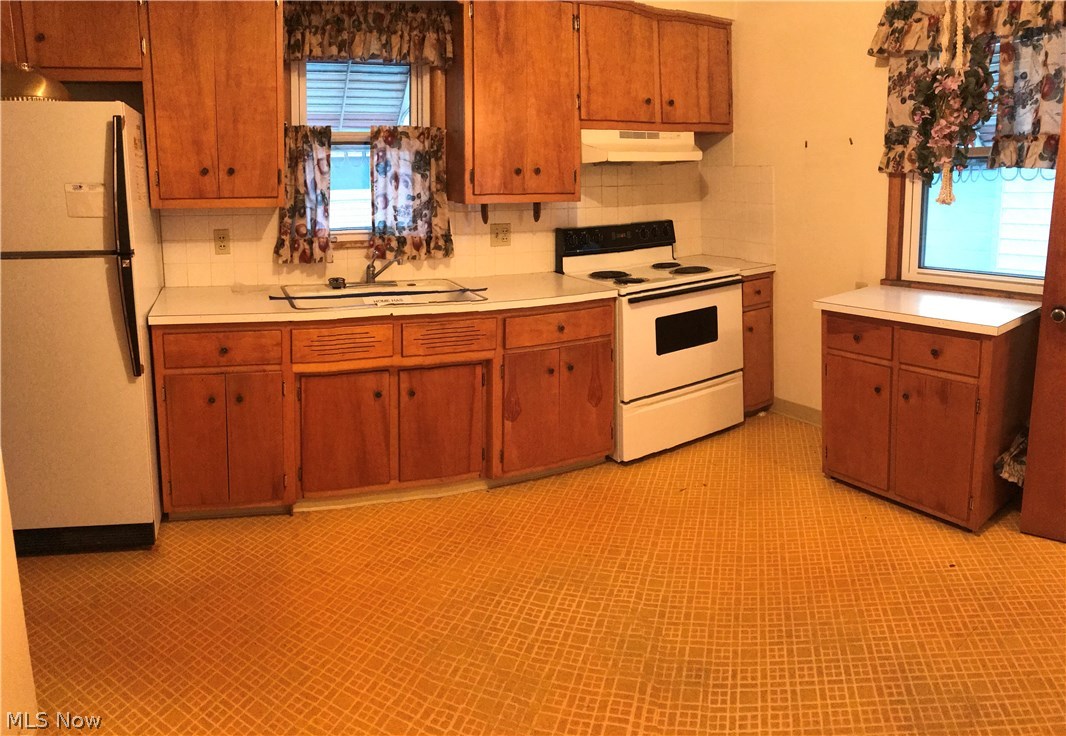 764 Yerrick Road Akron, OH 44312 - Photo 3 of 11 Kitchen area has room for table and chairs