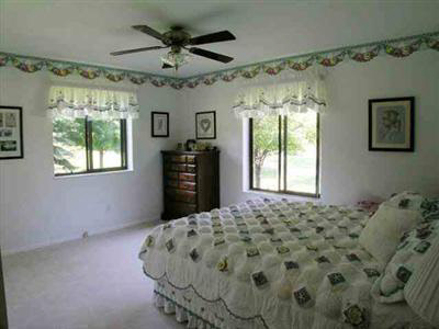 12214 Denton View Fenton, MI 48430 - Photo 7 of 9 20273297-6.JPG