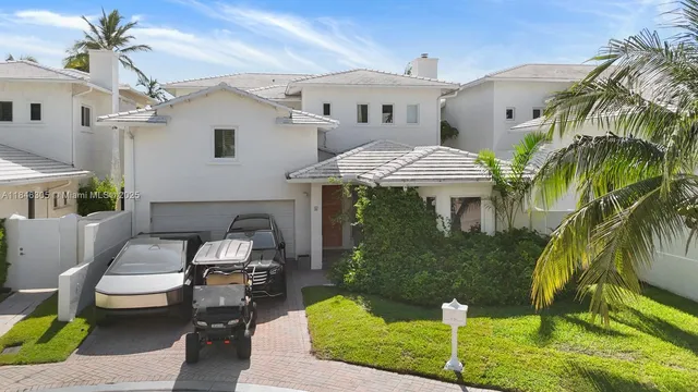 $24,900 | 5 Coconut Lane, Key Biscayne, FL 33149