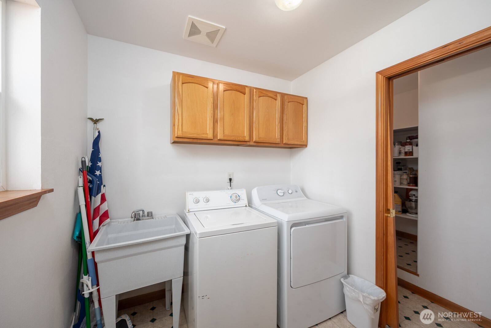 2207 West Depot Springs Road Spangle, WA 99031 - Photo 23 of 26 a utility room with dryer and washer