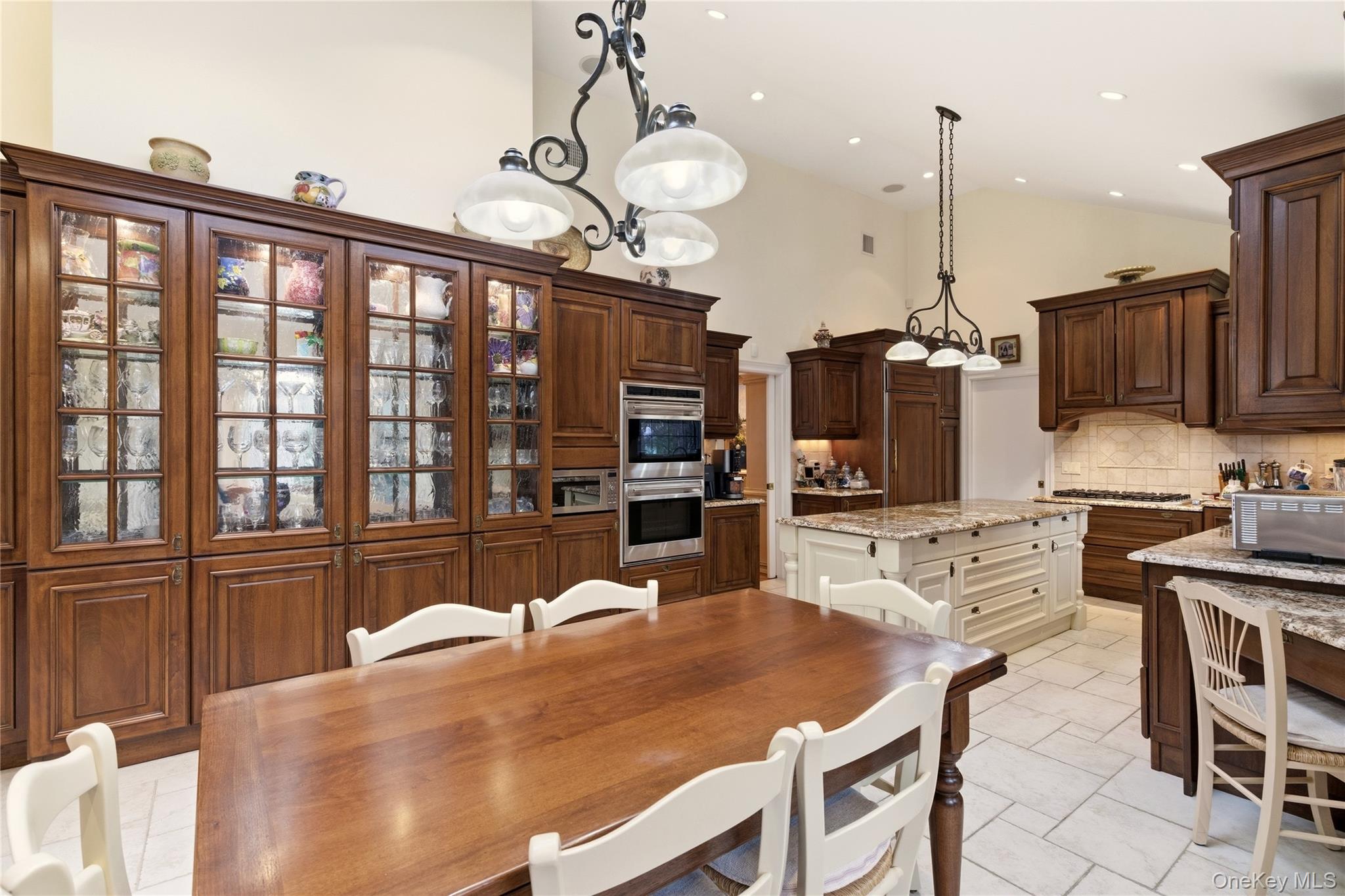 1017 Friendly Road Oyster Bay, NY 11771 - Photo 12 of 31