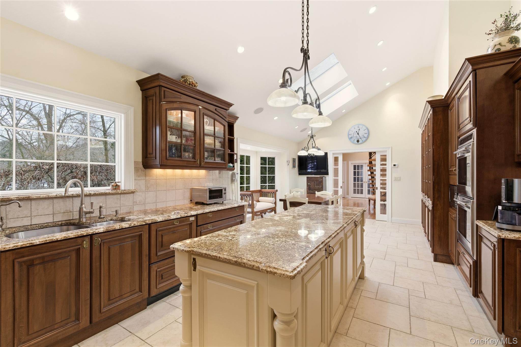 1017 Friendly Road Oyster Bay, NY 11771 - Photo 14 of 31