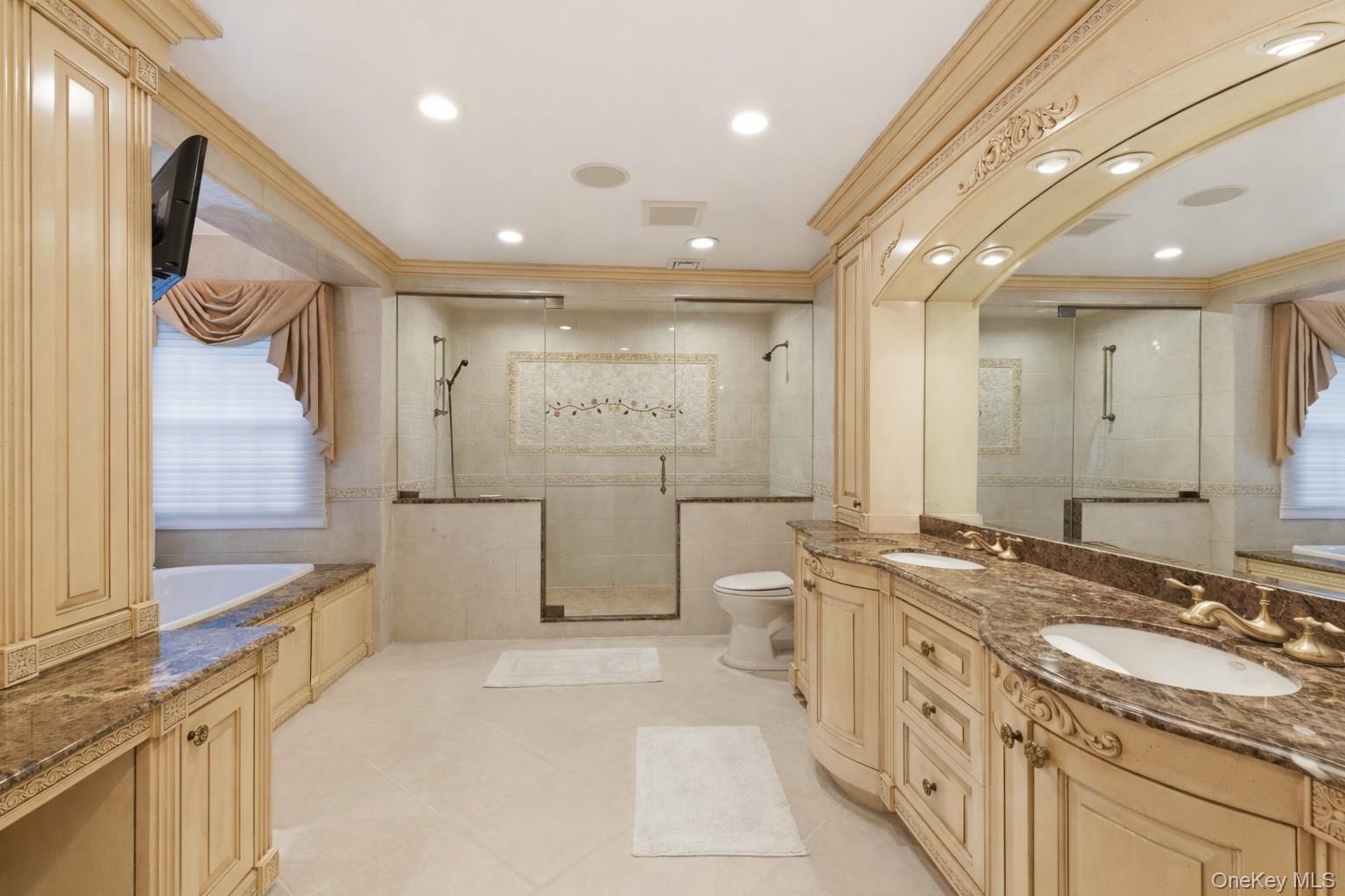 1017 Friendly Road Oyster Bay, NY 11771 - Photo 19 of 31