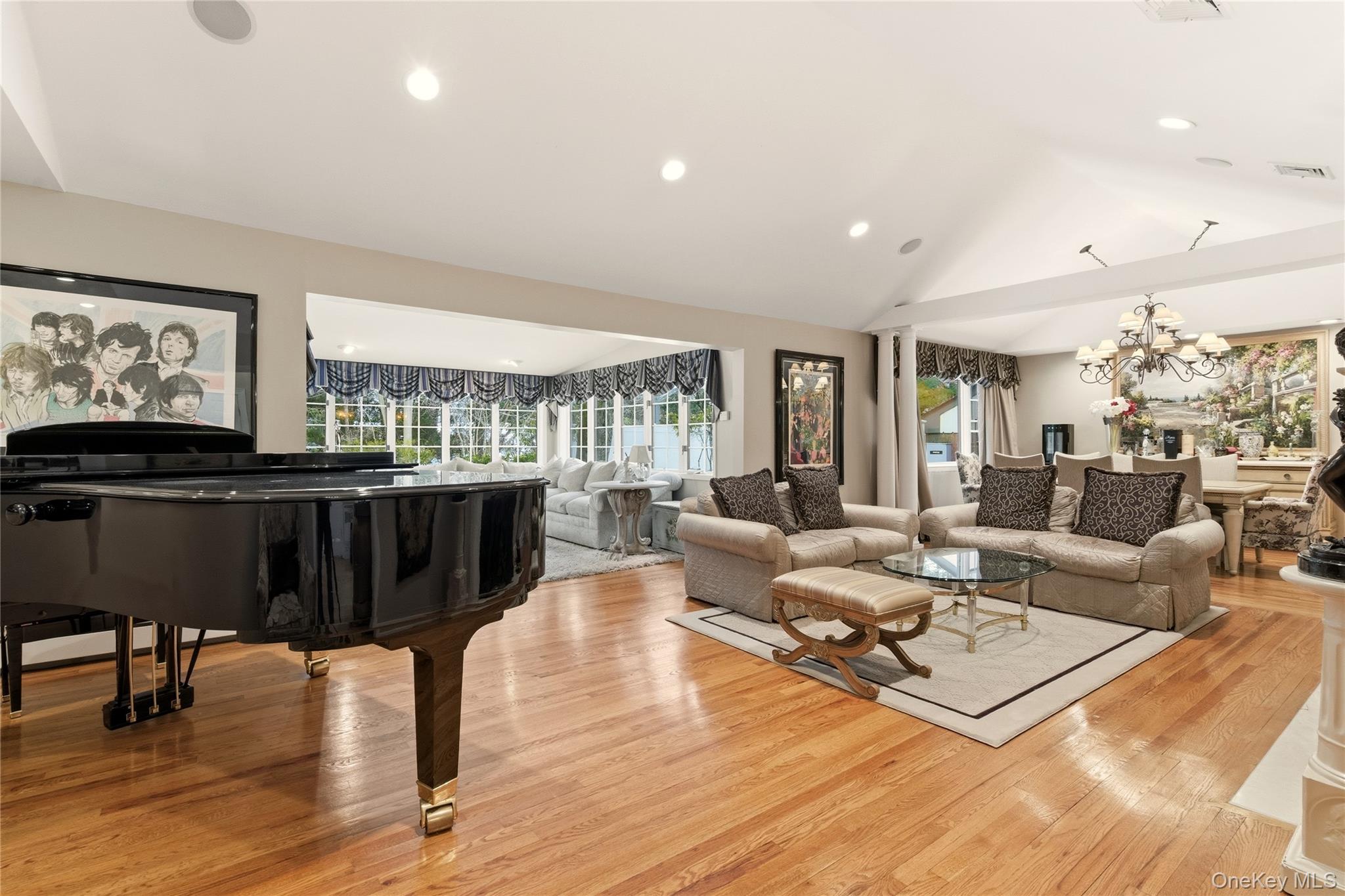 1017 Friendly Road Oyster Bay, NY 11771 - Photo 4 of 31