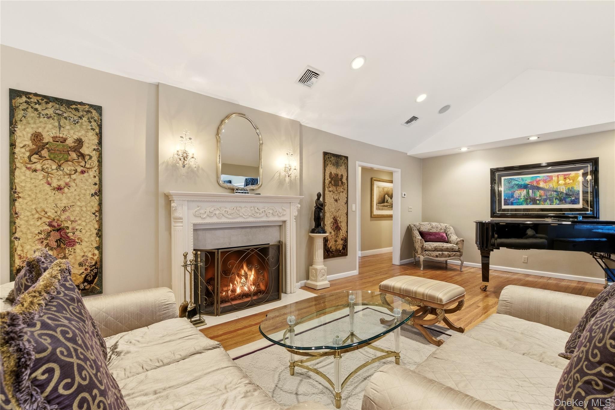 1017 Friendly Road Oyster Bay, NY 11771 - Photo 6 of 31