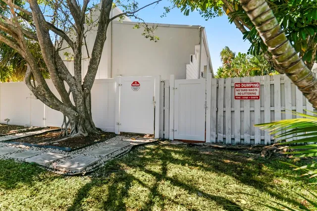 $2,149 | 1951 Northeast 51st Street, Unit 1, Fort Lauderdale, FL 33308