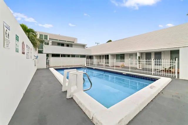 $2,149 | 1951 Northeast 51st Street, Unit 1, Fort Lauderdale, FL 33308