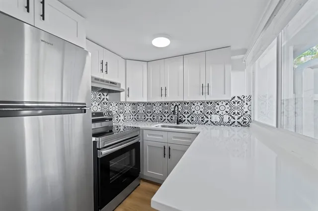 $2,149 | 1951 Northeast 51st Street, Unit 1, Fort Lauderdale, FL 33308