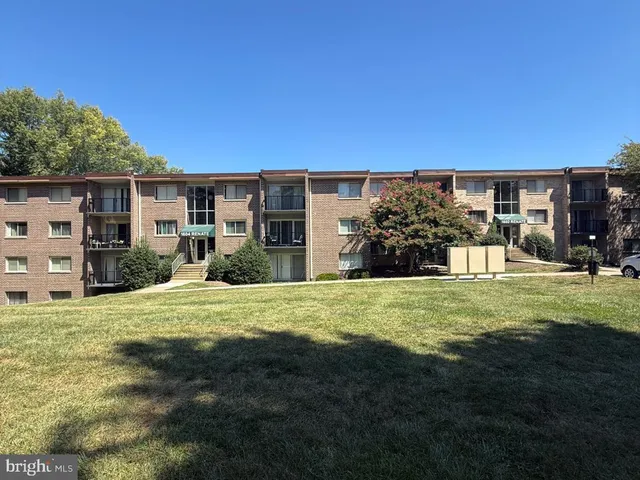 $192,000 | 1602 Renate Drive, Unit 302, Woodbridge, VA 22192