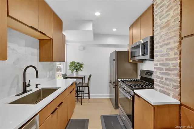 $899,000 | 1408 Henry Avenue, Mamaroneck, NY 10543