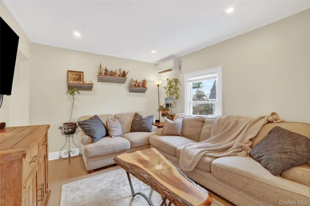 $899,000 | 1408 Henry Avenue, Mamaroneck, NY 10543