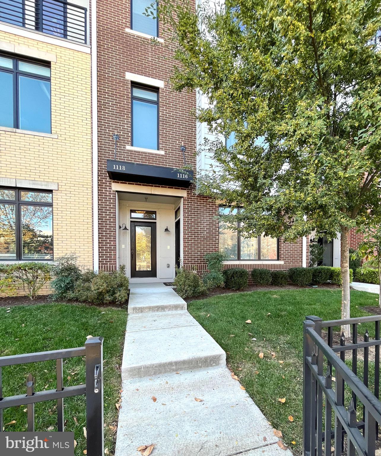 1118 Ribbon Limestone Terrace Southeast Leesburg, VA 20175 - Photo 2 of 54