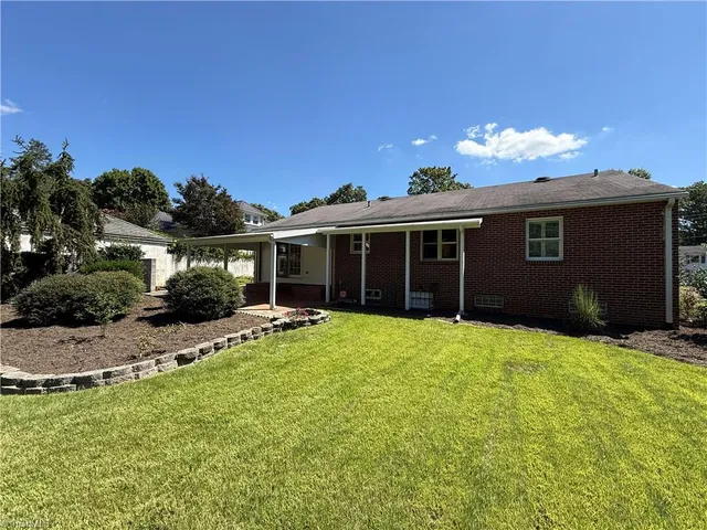 $2,495 | 638 Stratford Road Northwest, Winston-Salem, NC 27104