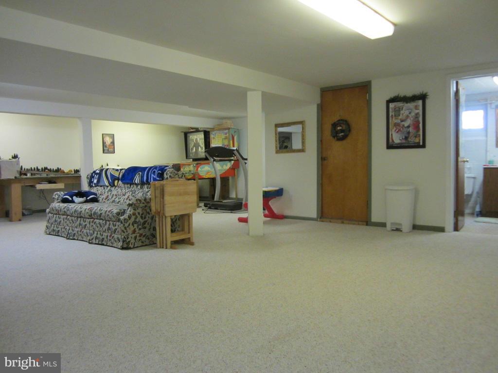 3330 Nicholson Road Westminster, MD 21157 - Photo 24 of 30 Family Room