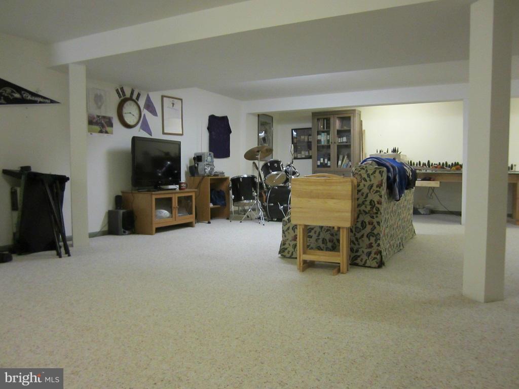3330 Nicholson Road Westminster, MD 21157 - Photo 25 of 30 Family Room