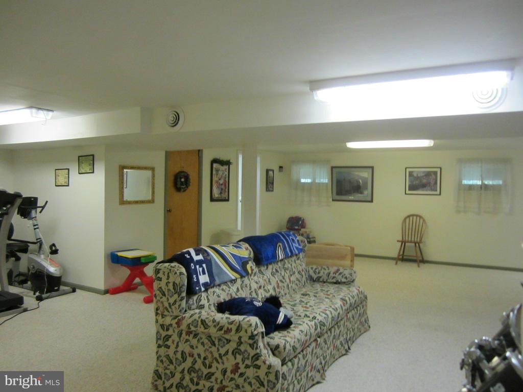 3330 Nicholson Road Westminster, MD 21157 - Photo 26 of 30 Family Room