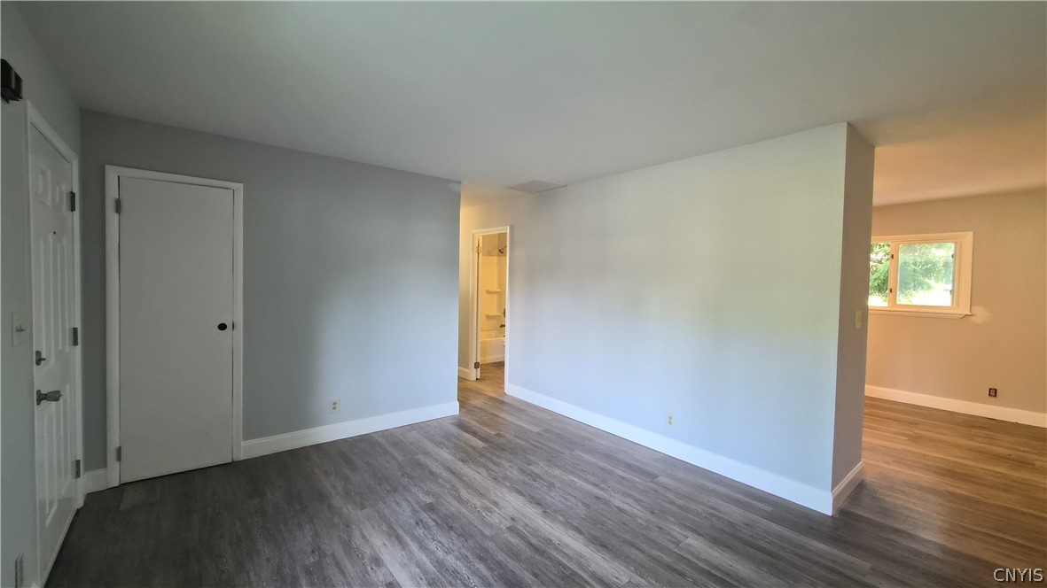 4246 Aurora Path Clay, NY 13090 - Photo 5 of 30 Livingroom