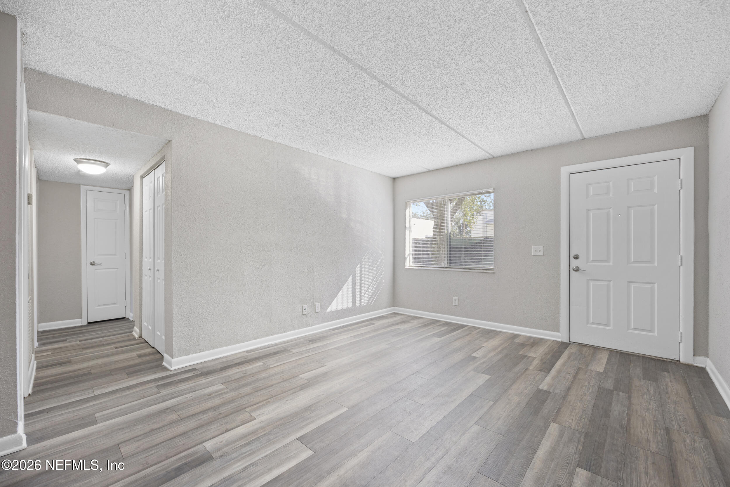 2943 Spring Park Road Jacksonville, FL 32207 - Photo 4 of 33 4