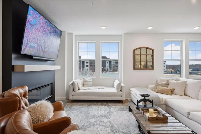 $7,500 | 870 Mount Curve Boulevard, Unit L, St. Paul, MN 55116