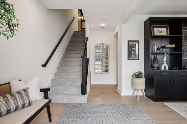 $7,500 | 870 Mount Curve Boulevard, Unit L, St. Paul, MN 55116