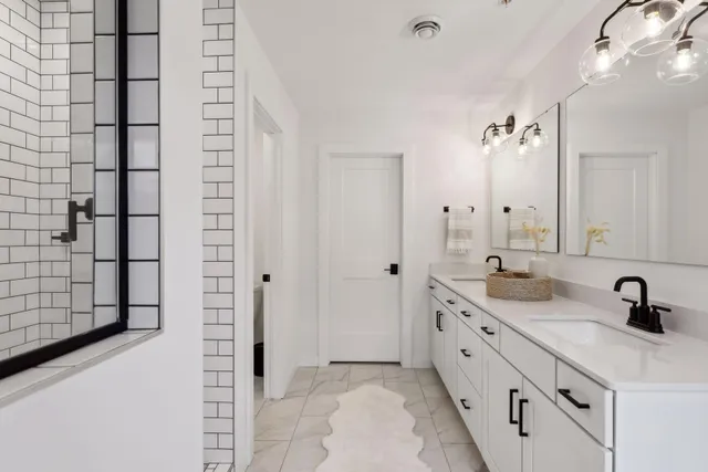 $7,500 | 870 Mount Curve Boulevard, Unit L, St. Paul, MN 55116