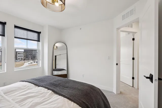 $7,500 | 870 Mount Curve Boulevard, Unit L, St. Paul, MN 55116