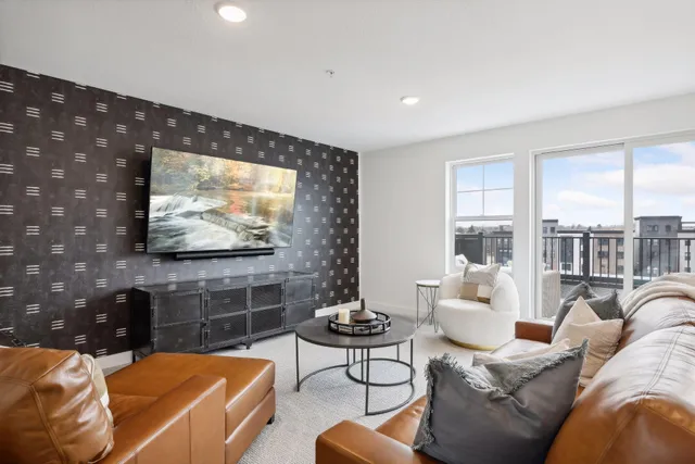 $7,500 | 870 Mount Curve Boulevard, Unit L, St. Paul, MN 55116