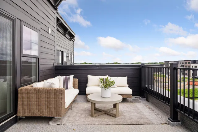 $7,500 | 870 Mount Curve Boulevard, Unit L, St. Paul, MN 55116