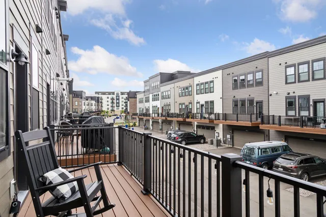 $7,500 | 870 Mount Curve Boulevard, Unit L, St. Paul, MN 55116