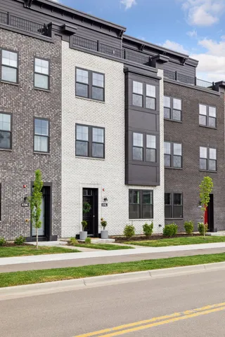 $7,500 | 870 Mount Curve Boulevard, Unit L, St. Paul, MN 55116