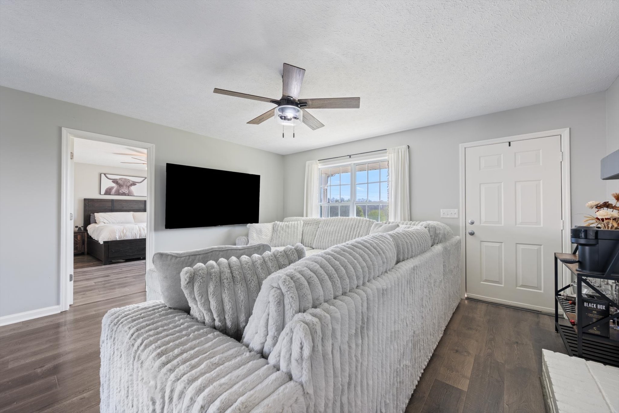 3695 Armstrong Road Springfield, TN 37172 - Photo 21 of 36 a living room with furniture and a flat screen tv