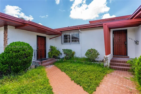 $2,500 | 1841 Southwest 29th Avenue, Unit B, Miami, FL 33145