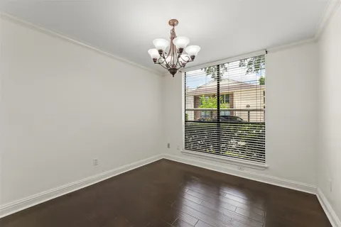 $240,000 | 1881 Bering Drive, Unit 87, Houston, TX 77057