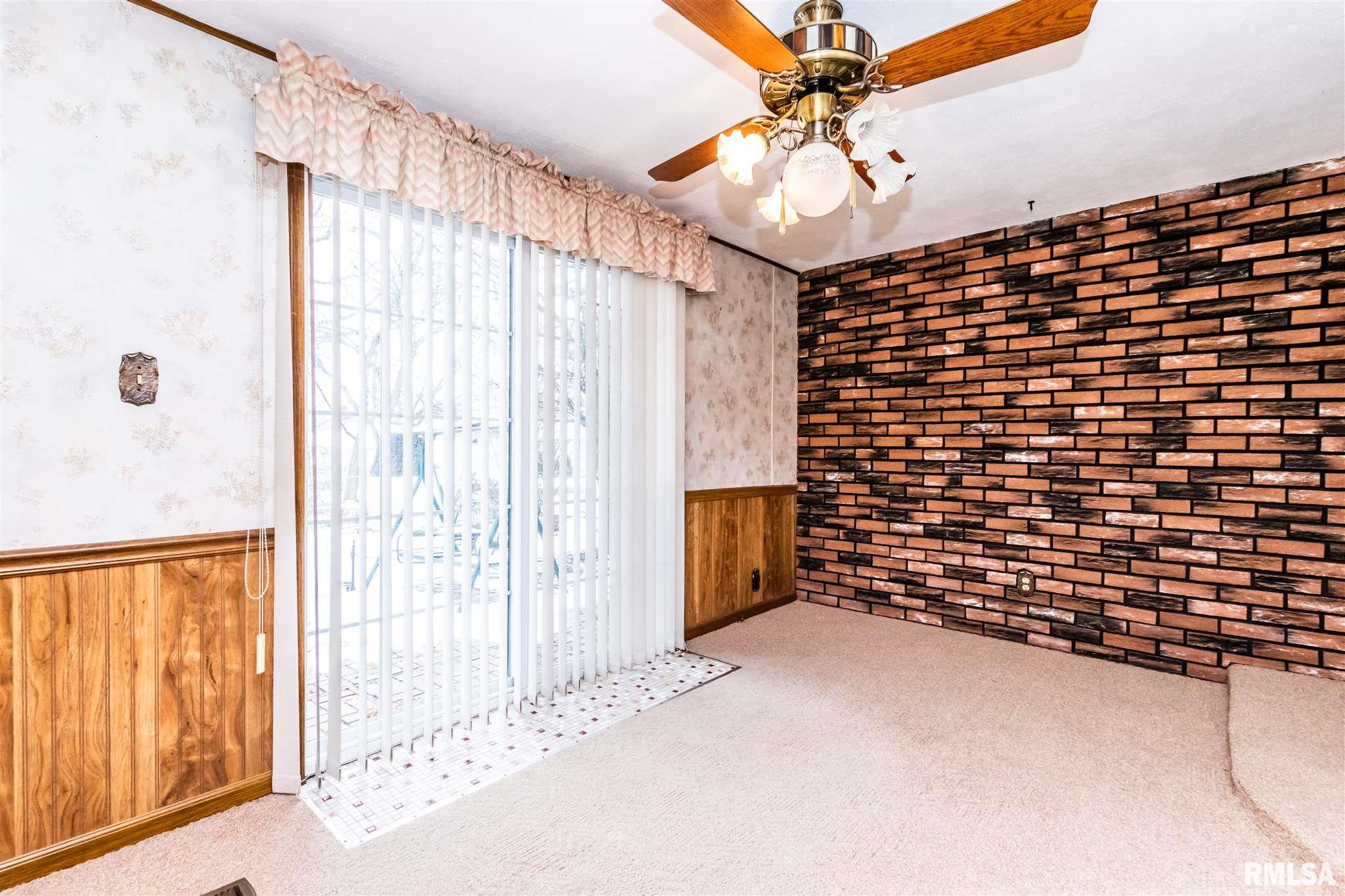 904 State Street Washington, IL 61571 - Photo 11 of 27 Gallery Image 11