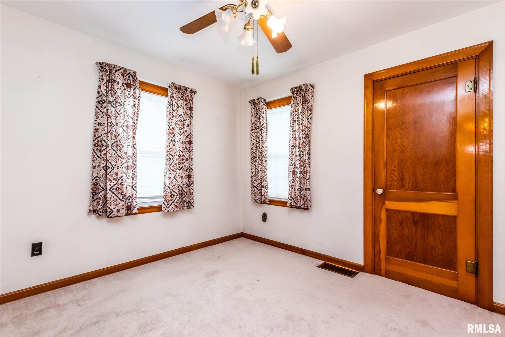 904 State Street Washington, IL 61571 - Photo 12 of 27 Gallery Image 12
