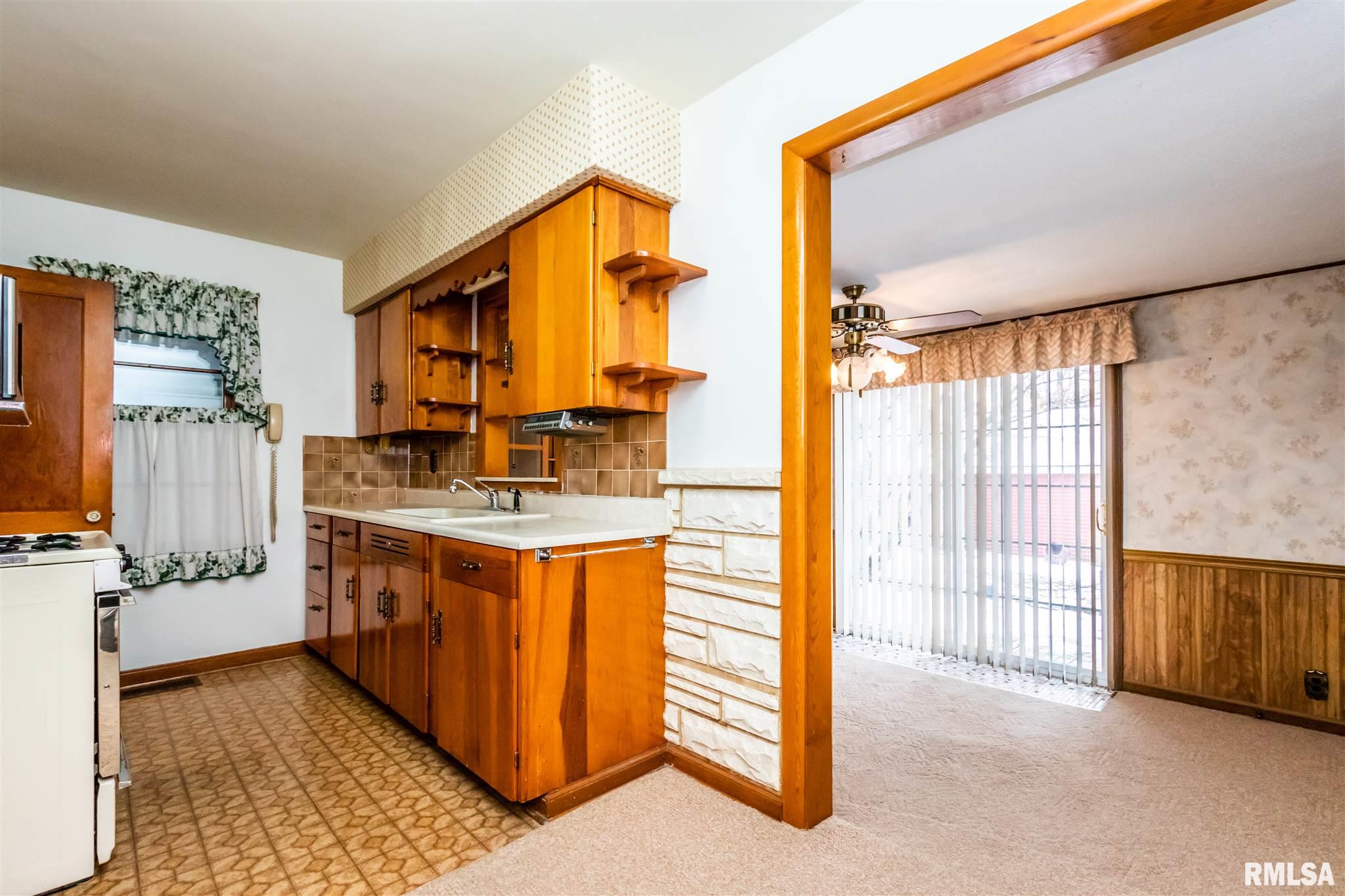 904 State Street Washington, IL 61571 - Photo 6 of 27 Gallery Image 6