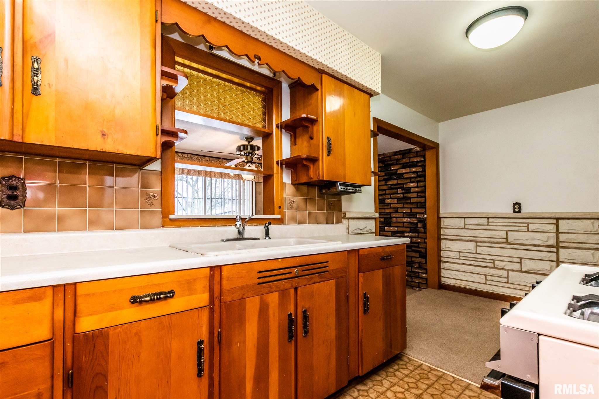 904 State Street Washington, IL 61571 - Photo 8 of 27 Gallery Image 8