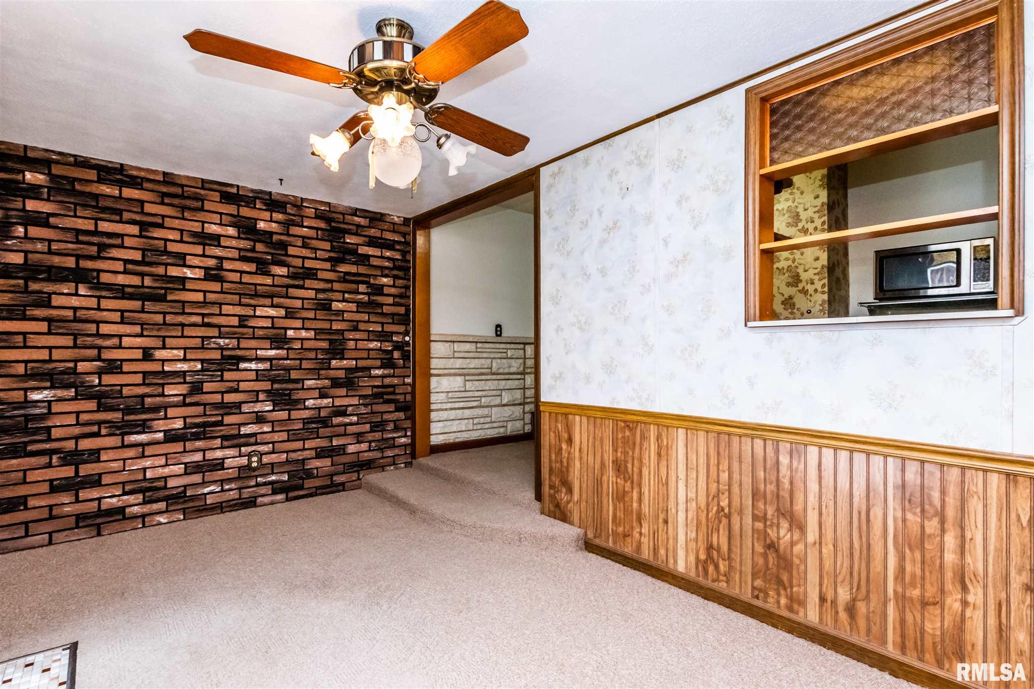 904 State Street Washington, IL 61571 - Photo 10 of 27 Gallery Image 10