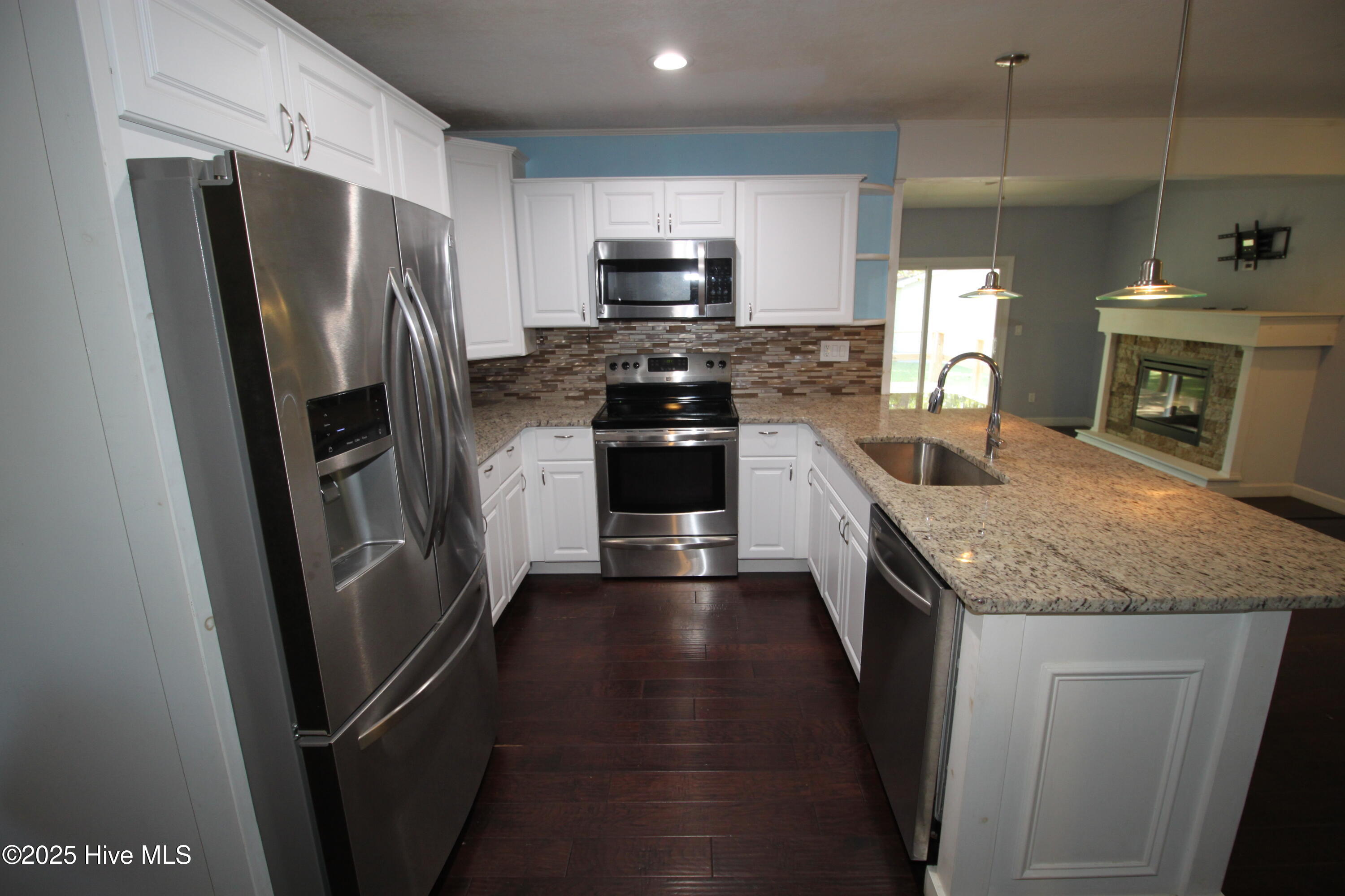 3707 Country Club Road Morehead City, NC 28557 - Photo 5 of 26 IMG_4137