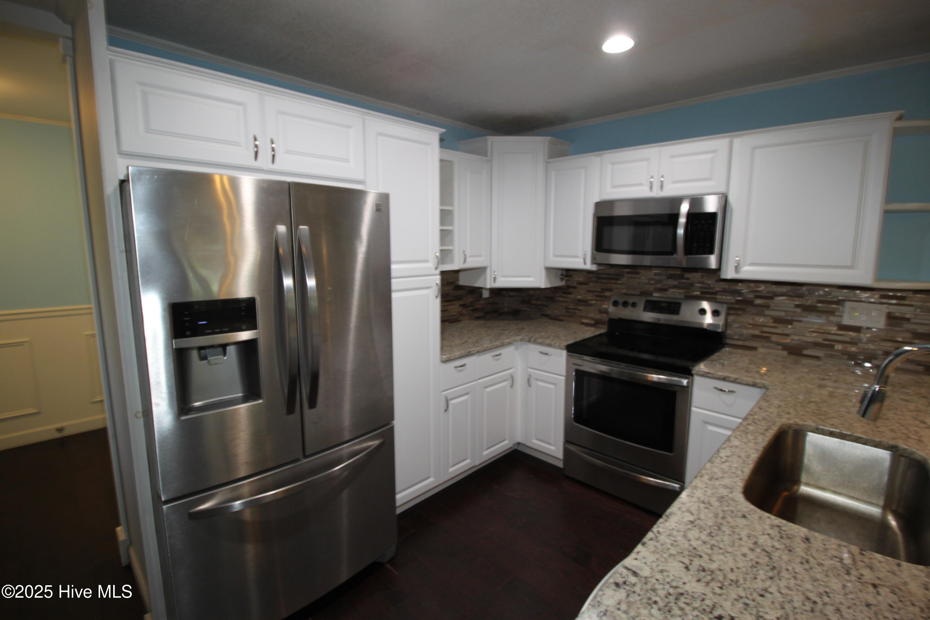 3707 Country Club Road Morehead City, NC 28557 - Photo 7 of 26 IMG_4139