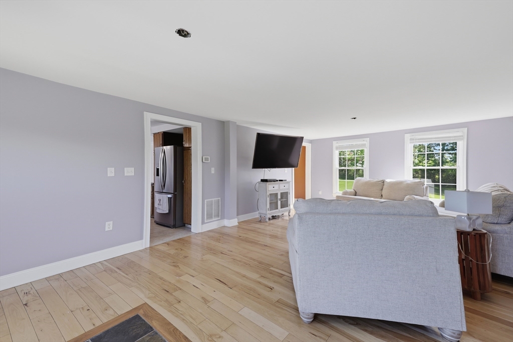 720 East Hill Road East Oakham, MA 01068 - Photo 8 of 42