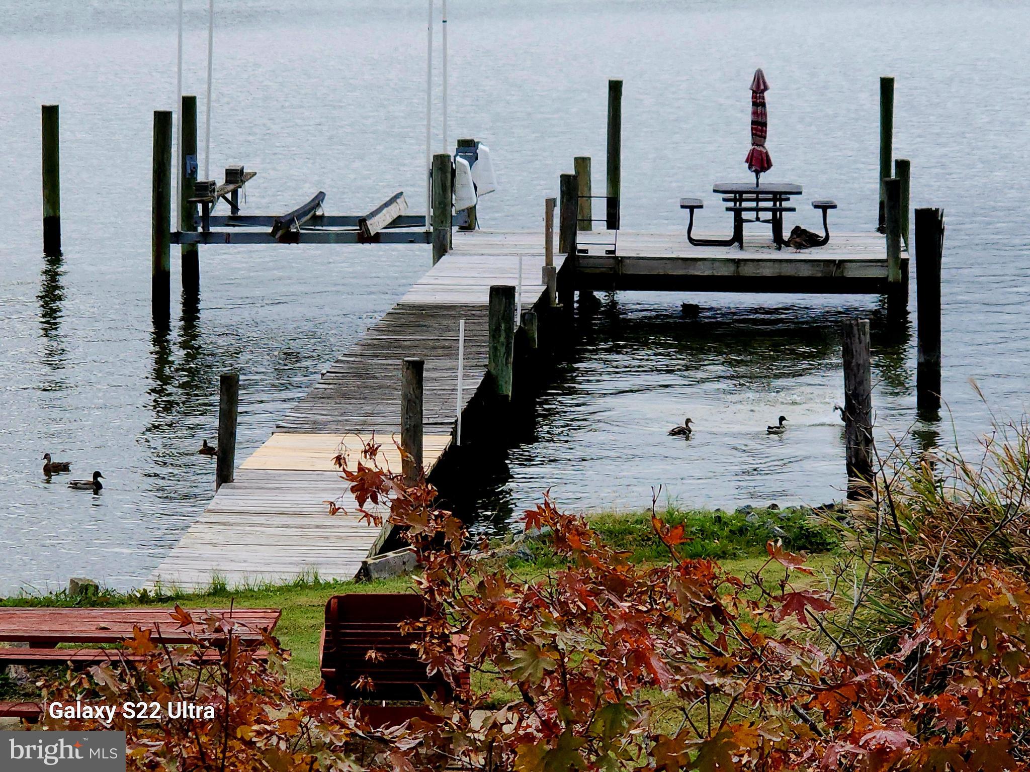 808 Seneca Park Road Baltimore, MD 21220 - Photo 15 of 15 a living room with furniture