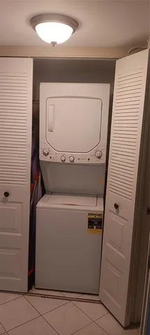 $295,000 | 10145 Sunrise Lakes Boulevard, Unit 405, Sunrise, FL 33322