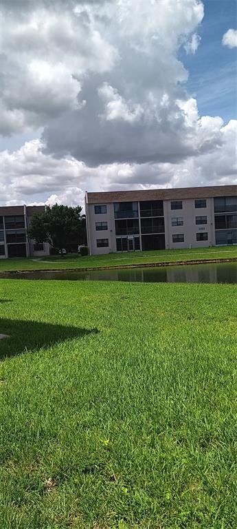 10145 Sunrise Lakes Boulevard, Unit 405 Sunrise, FL 33322 - Photo 3 of 48