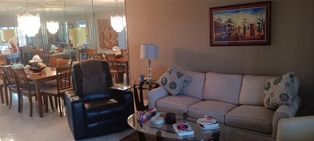 $295,000 | 10145 Sunrise Lakes Boulevard, Unit 405, Sunrise, FL 33322