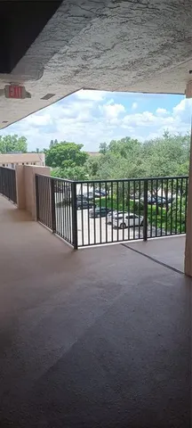 $295,000 | 10145 Sunrise Lakes Boulevard, Unit 405, Sunrise, FL 33322