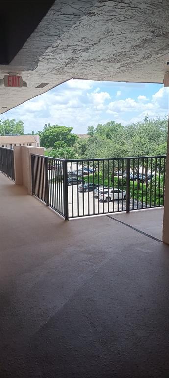 10145 Sunrise Lakes Boulevard, Unit 405 Sunrise, FL 33322 - Photo 40 of 48